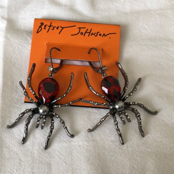 Betsey Johnson Hematite Tone Glampire Spider Drop Earrings Crystal Accents NWT - Picture 1 of 14